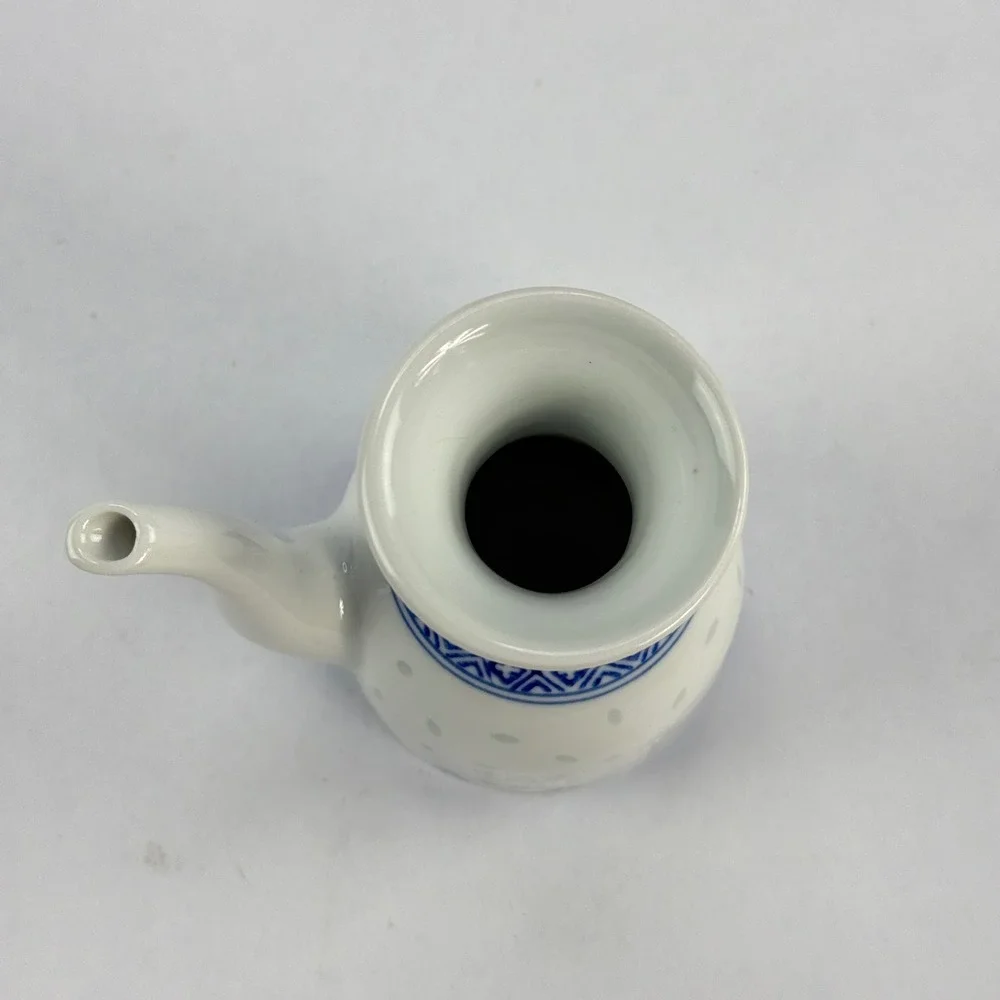 Vintage Chinese Blue and White Rice Grain Porcelain‎ Soy Sauce Dispenser Server